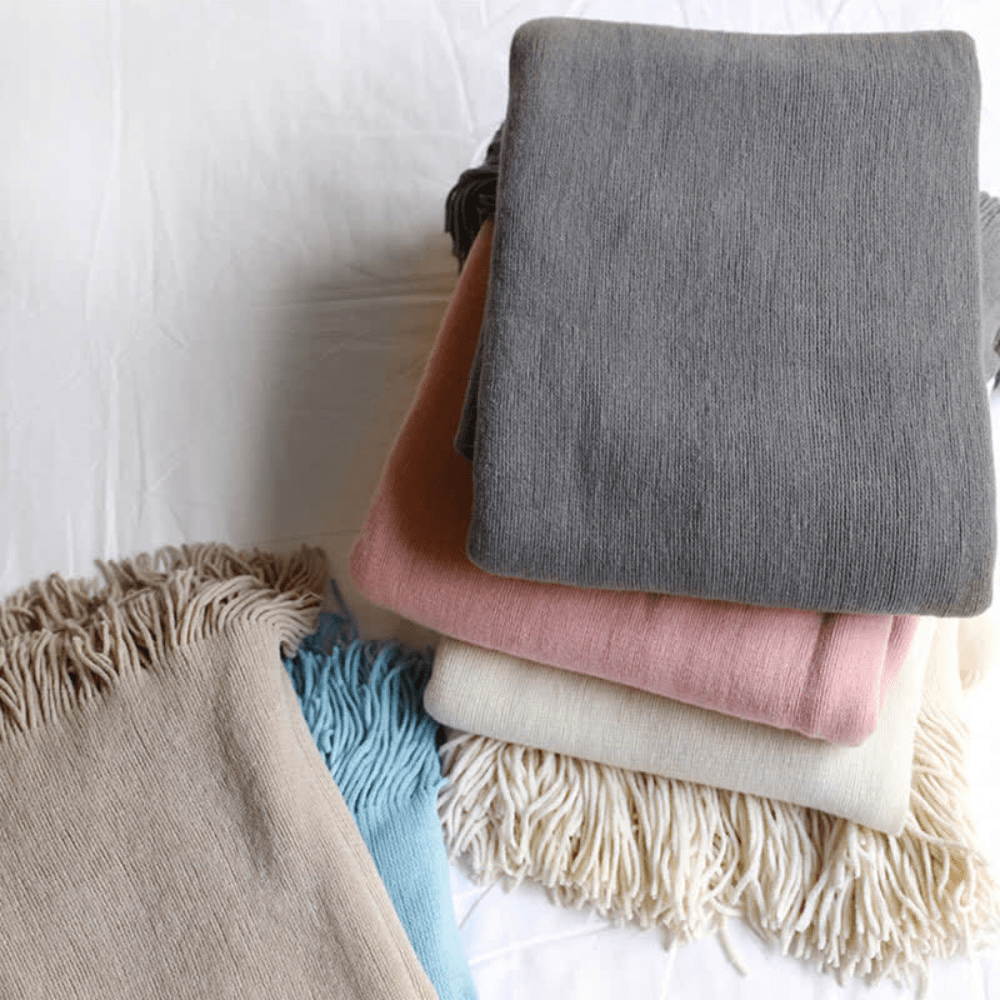 Chunky Knit Throw Blanket with Fringe – Soft Acrylic Decorative Blanket for Couch & Bed, 12 Colors, 2 Sizes