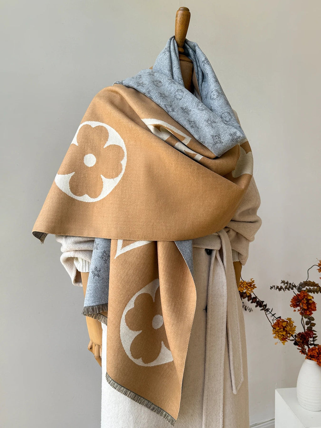 Winter Scarf with Jacquard Pattern – Soft Oversized Wrap Scarf & Shawl, 69 in, Unisex, 3 Colors | Hommes Camel