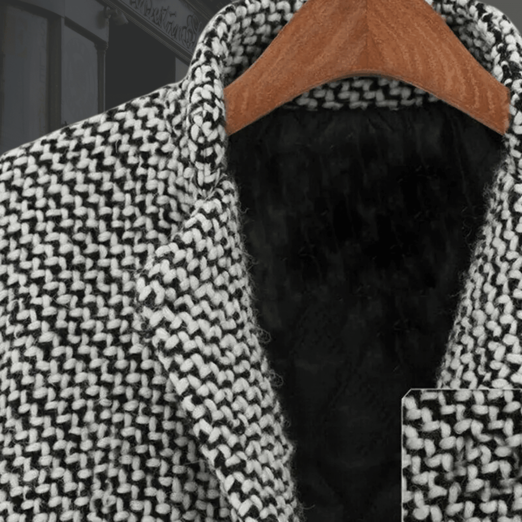 Tasana | Women's Coat | Defined Lapel Neckline