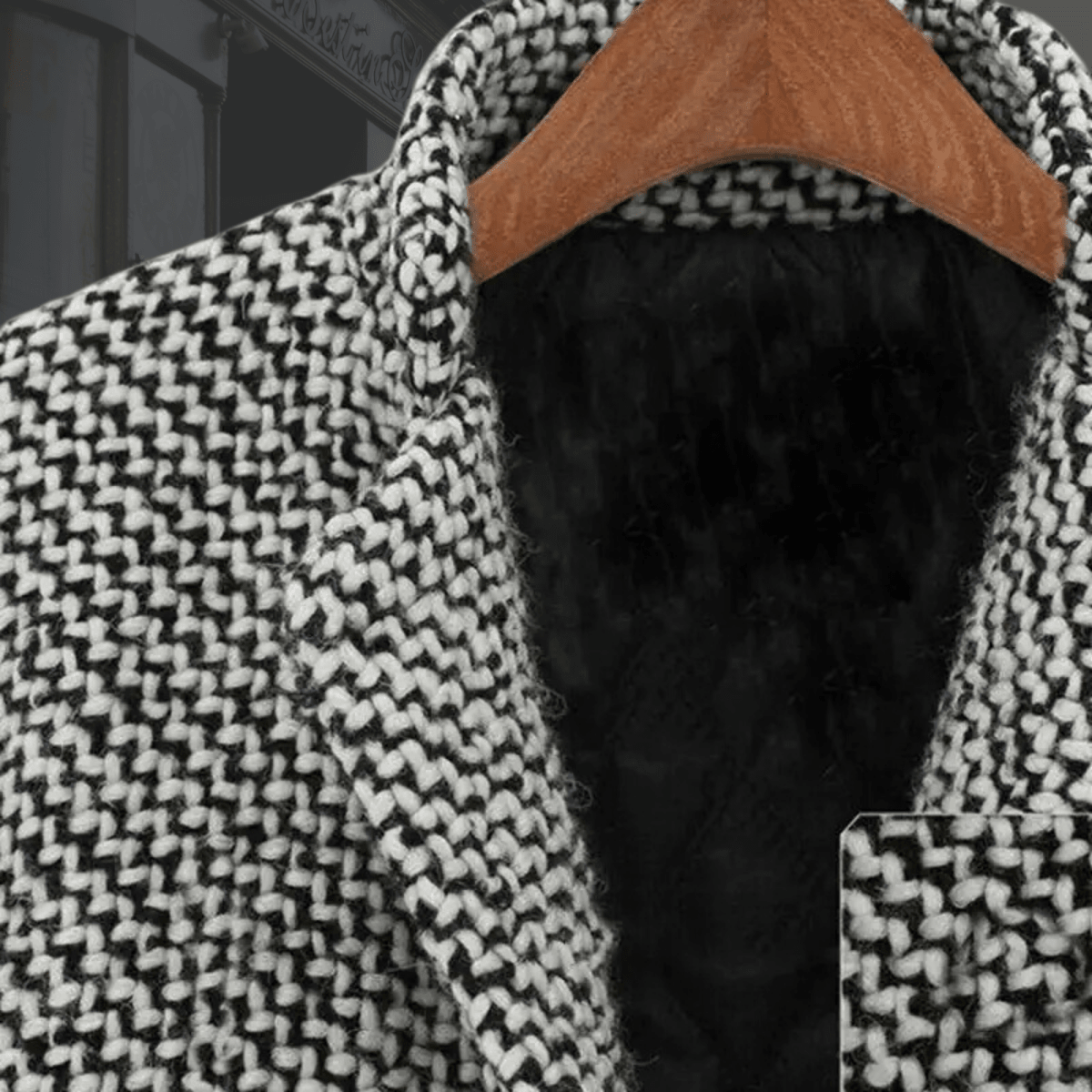 Tasana | Women's Coat | Defined Lapel Neckline
