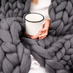 DIY Chunky XL Wool Yarn 1000g (2.2 lb) – Super Bulky Arm Knitting Yarn for Chunky Knit Blankets & Cushions – LuxeWool Dark Gray 1000g