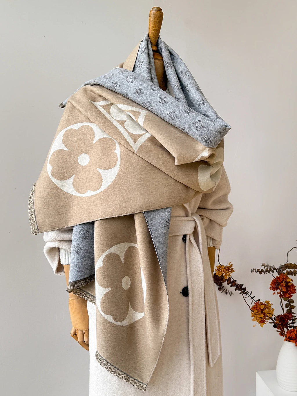 Winter Scarf with Jacquard Pattern – Soft Oversized Wrap Scarf & Shawl, 69 in, Unisex, 3 Colors | Hommes Beige