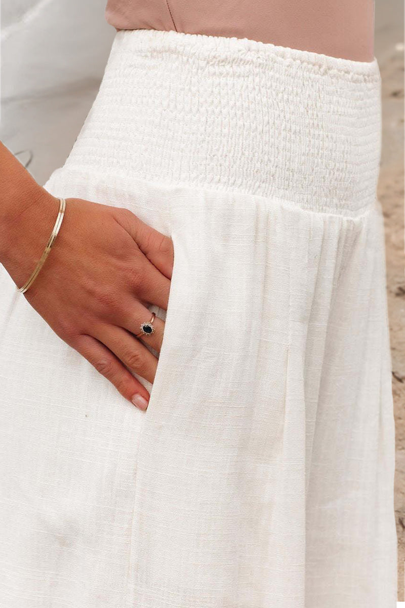 Women's high-waisted palazzo pants with a flowy design.