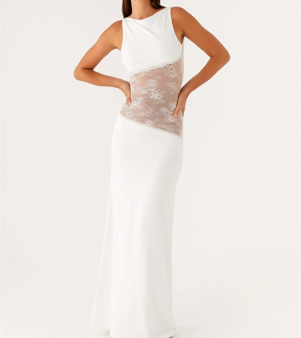 Aura | Women's Long Lace Dress – Elegant Silhouette & Sophisticated Design 1