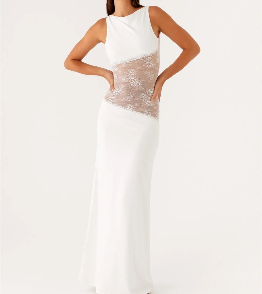 Aura | Women's Long Lace Dress – Elegant Silhouette & Sophisticated Design 1