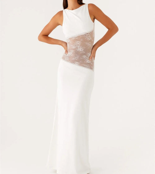 Aura | Women's Long Lace Dress – Elegant Silhouette & Sophisticated Design 1