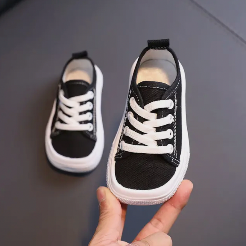 Roque | Ergonomic Barefoot Sneakers for Kids Schwarz