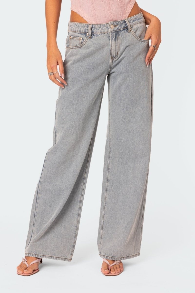 Bow Tie Jeans with Unique Details and Loose Fit for Casual Chic Style