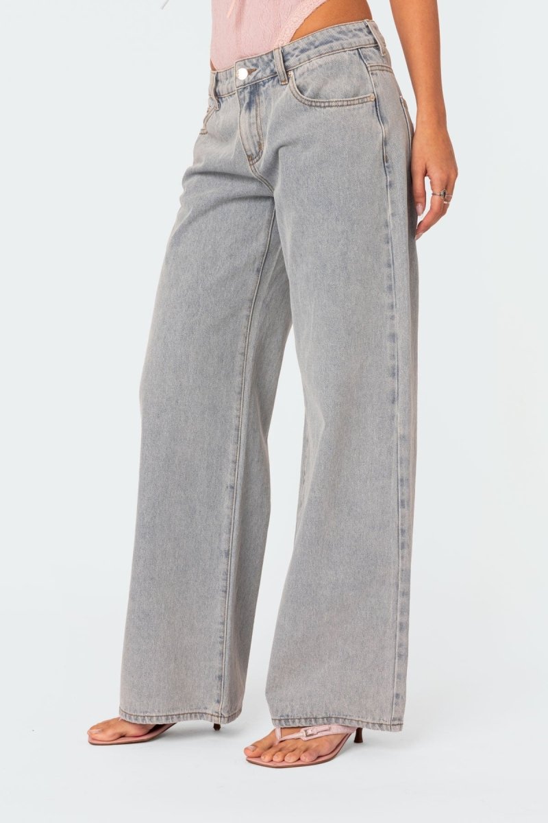 Bow Tie Jeans with Unique Details and Loose Fit for Casual Chic Style