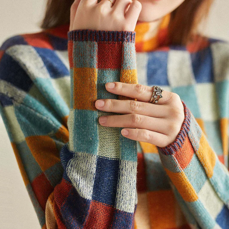 Women’s Luxury Knit Sweater – Sculpted Texture & Coastal Winter Elegance