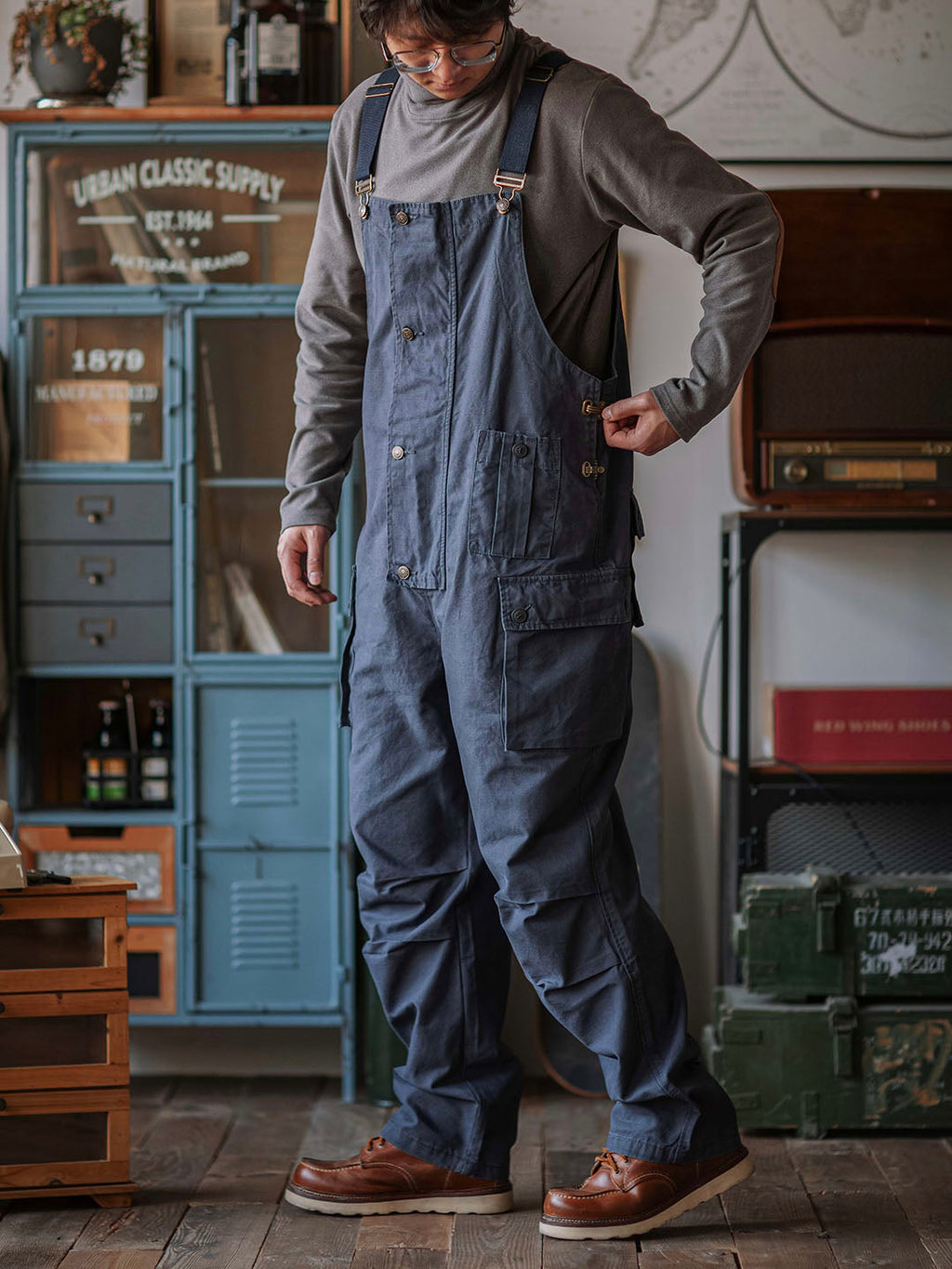 Men's Carver Canvas Overalls, designed for comfort and resilience.