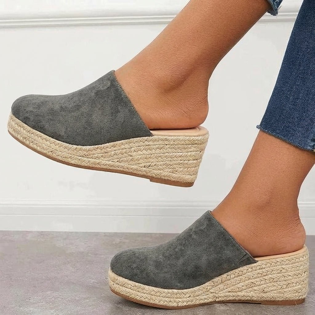 Elevated Espadrille Wedge Mules with Sleek Closed Toe Design 3