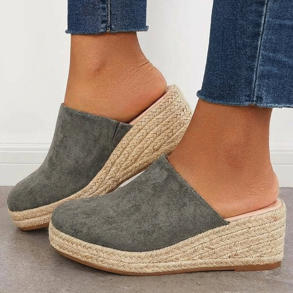 Elevated Espadrille Wedge Mules with Sleek Closed Toe Design 4
