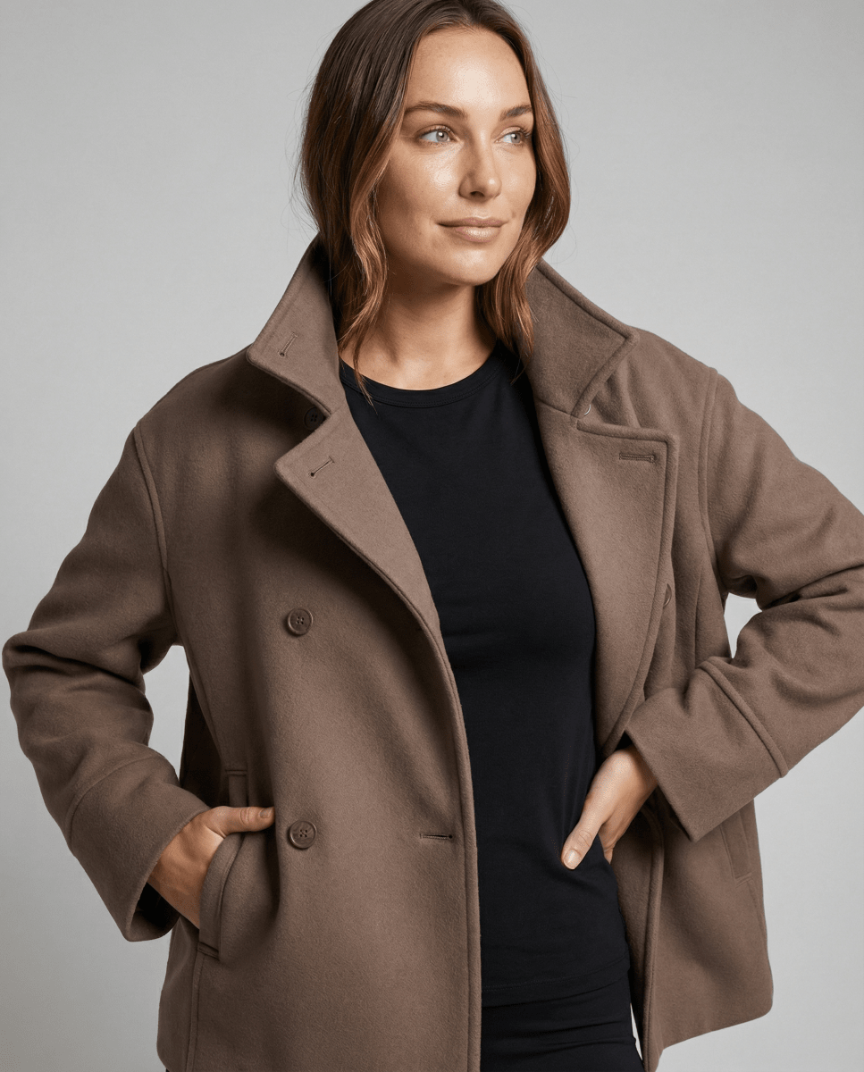 Dôre | Modern and Warm Short Jacket with High Collar