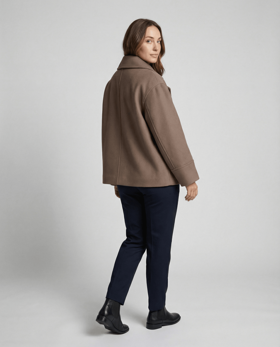 Dôre | Modern and Warm Short Jacket with High Collar
