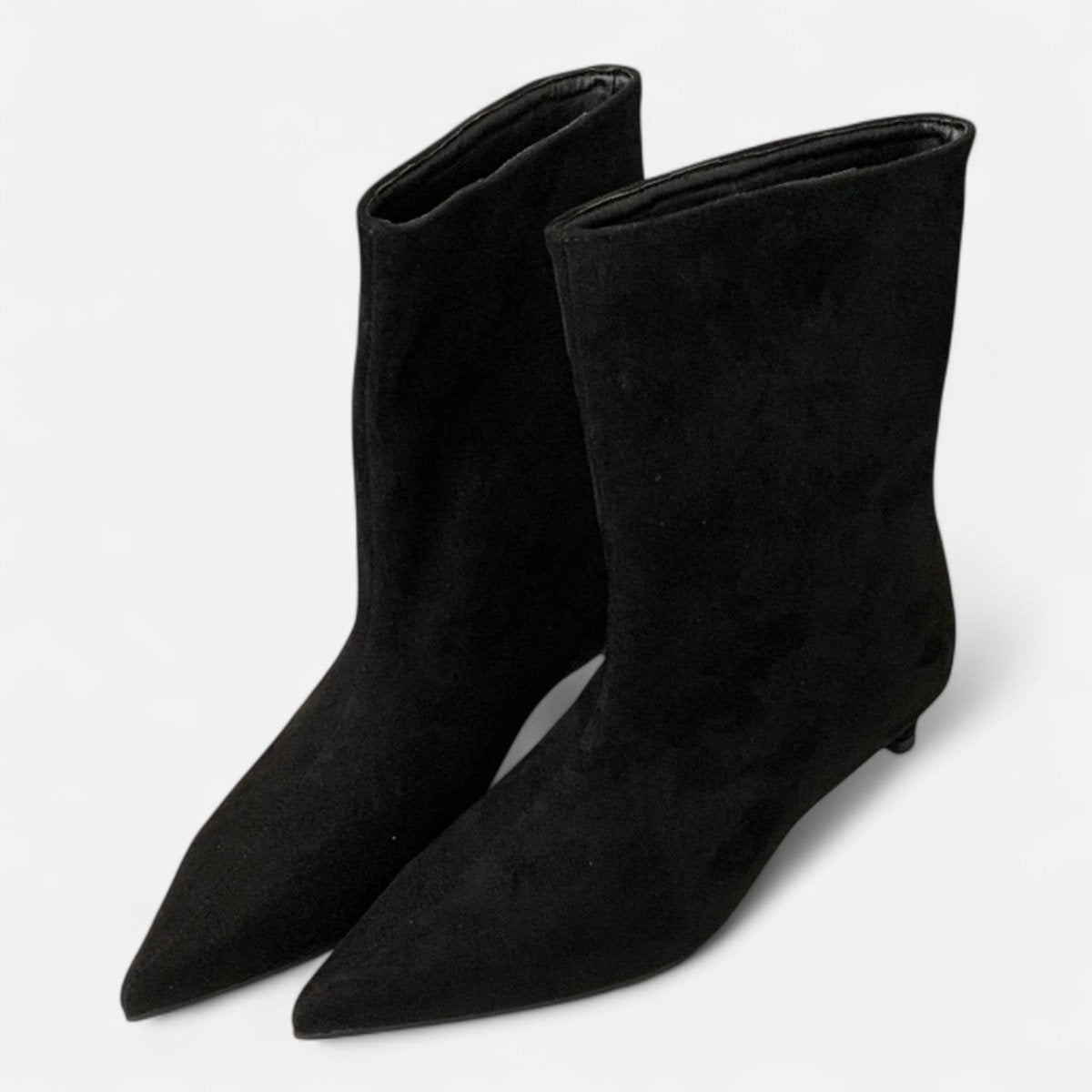 Old World | Women's Pointed Toe Ankle Boots with Low Vintage Heel 1