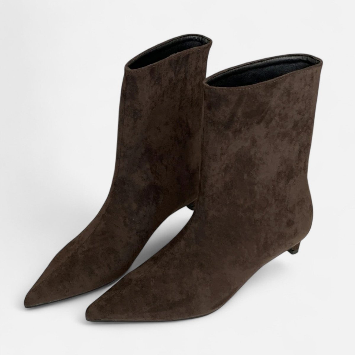 Old World | Women's Pointed Toe Ankle Boots with Low Vintage Heel 2