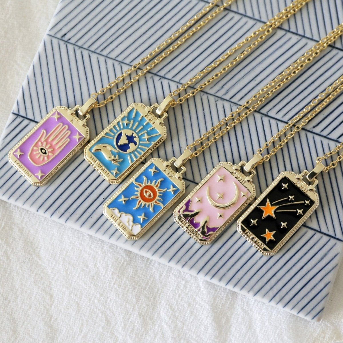 Tarot Card Necklace – Stainless Steel Tarot Pendant Necklace, Sun, Moon, Star & World, Each with Its Own Meaning – Amore