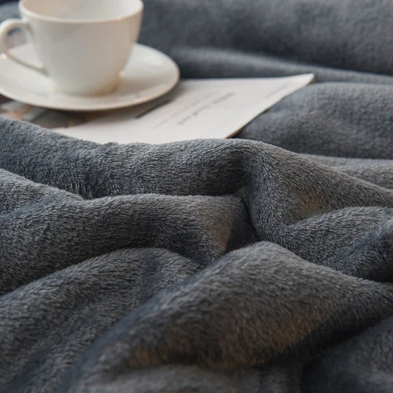 Double-Sided Flannel & Fleece Throw Blanket – Soft Warm Blanket for Bed and Couch, 12 Colors, 5 Sizes
