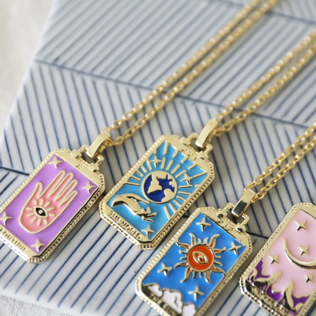 Tarot Card Necklace – Stainless Steel Tarot Pendant Necklace, Sun, Moon, Star & World, Each with Its Own Meaning – Amore