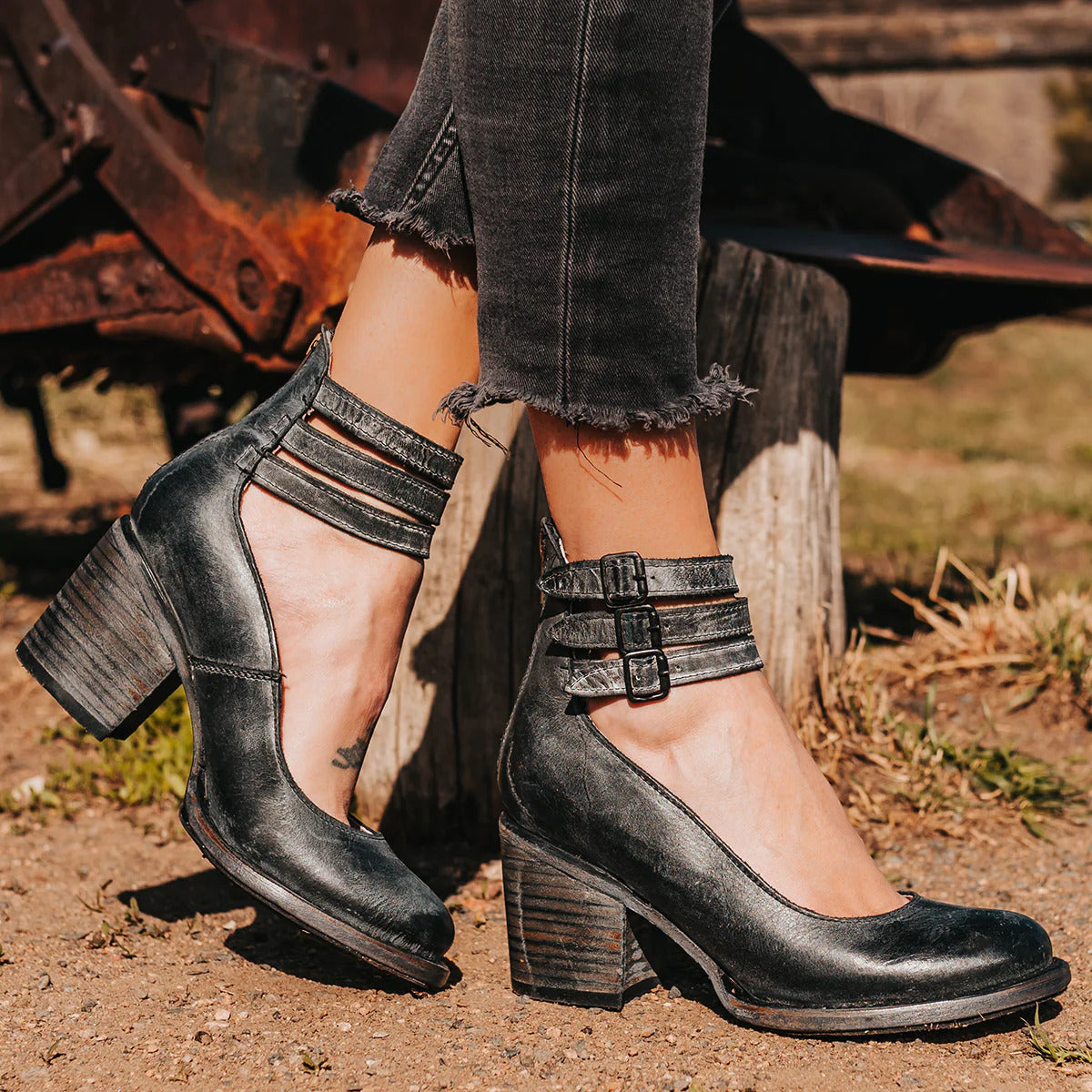 Bersh | Vintage Strappy Ankle Strap Heels