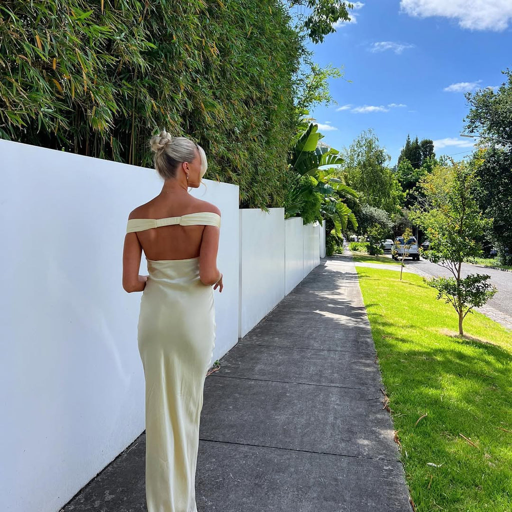 Women’s Off-Shoulder Maxi Dress with Open Back and Floor-Length Hem 3