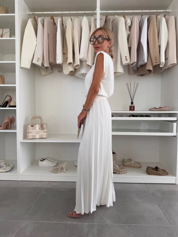 Women’s Two-Piece Set with Sleeveless Top and Pleated Wide-Leg Pants 3