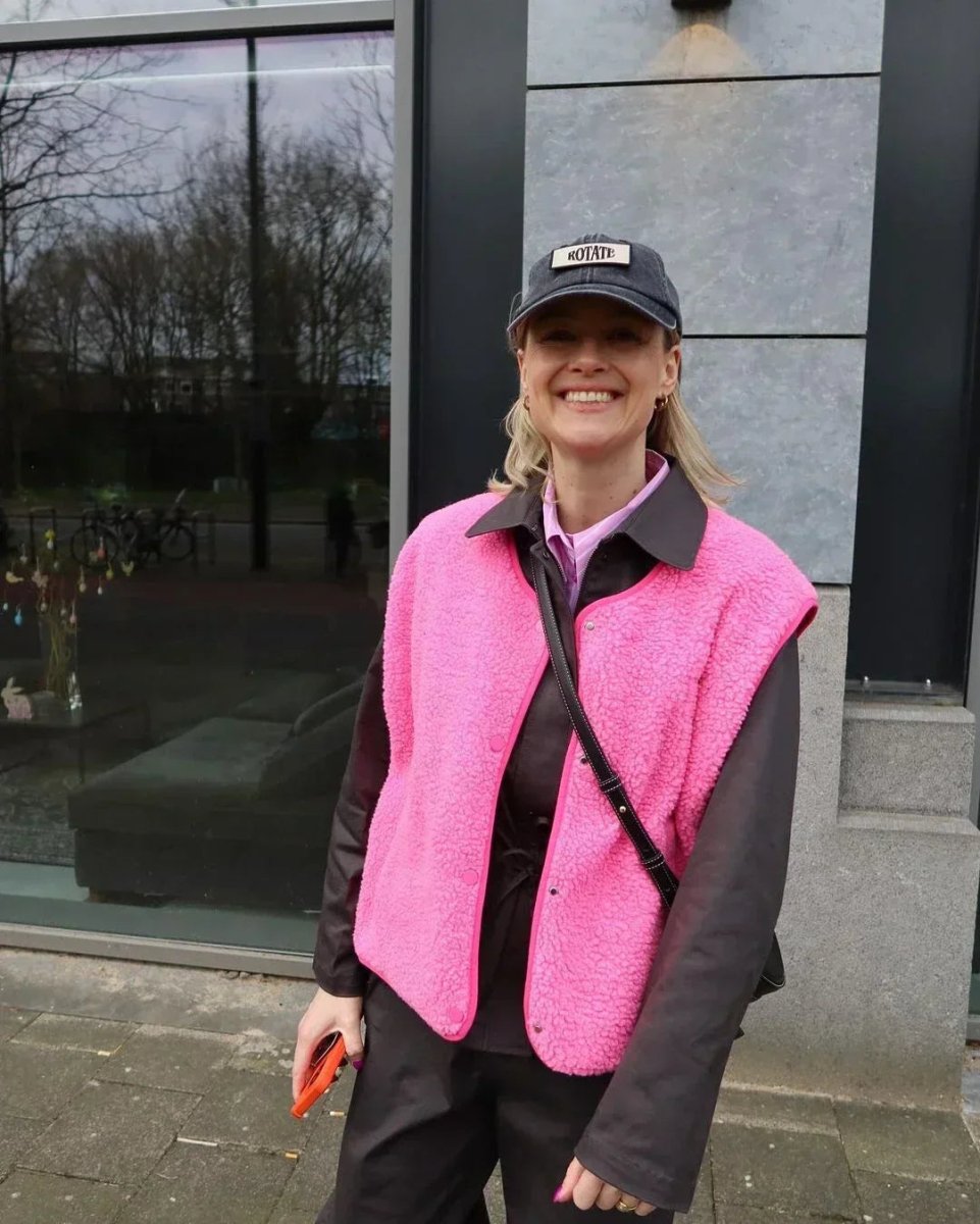 Women's V-neck Fleece Vest with Buttons and Pockets | Warm pink