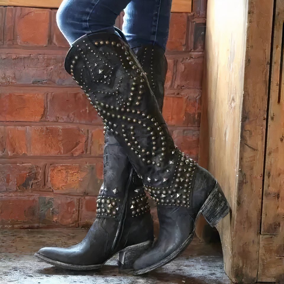Dōre | Women's cowboy boots with studs and block heel | Stylish black