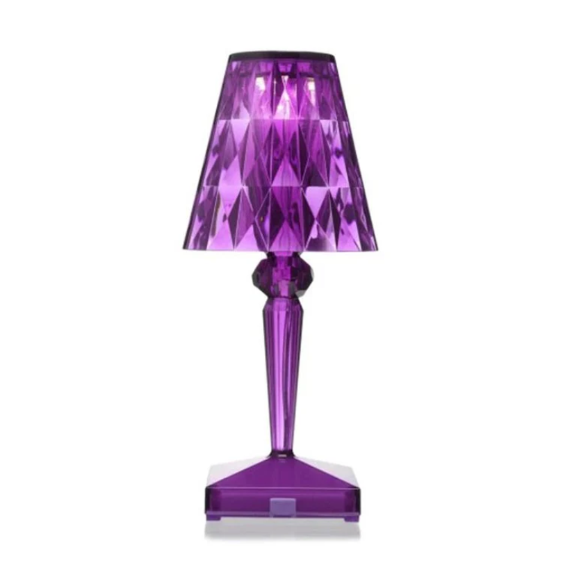 Chic Table Lamp with Crystal Design - CrystalLuxe