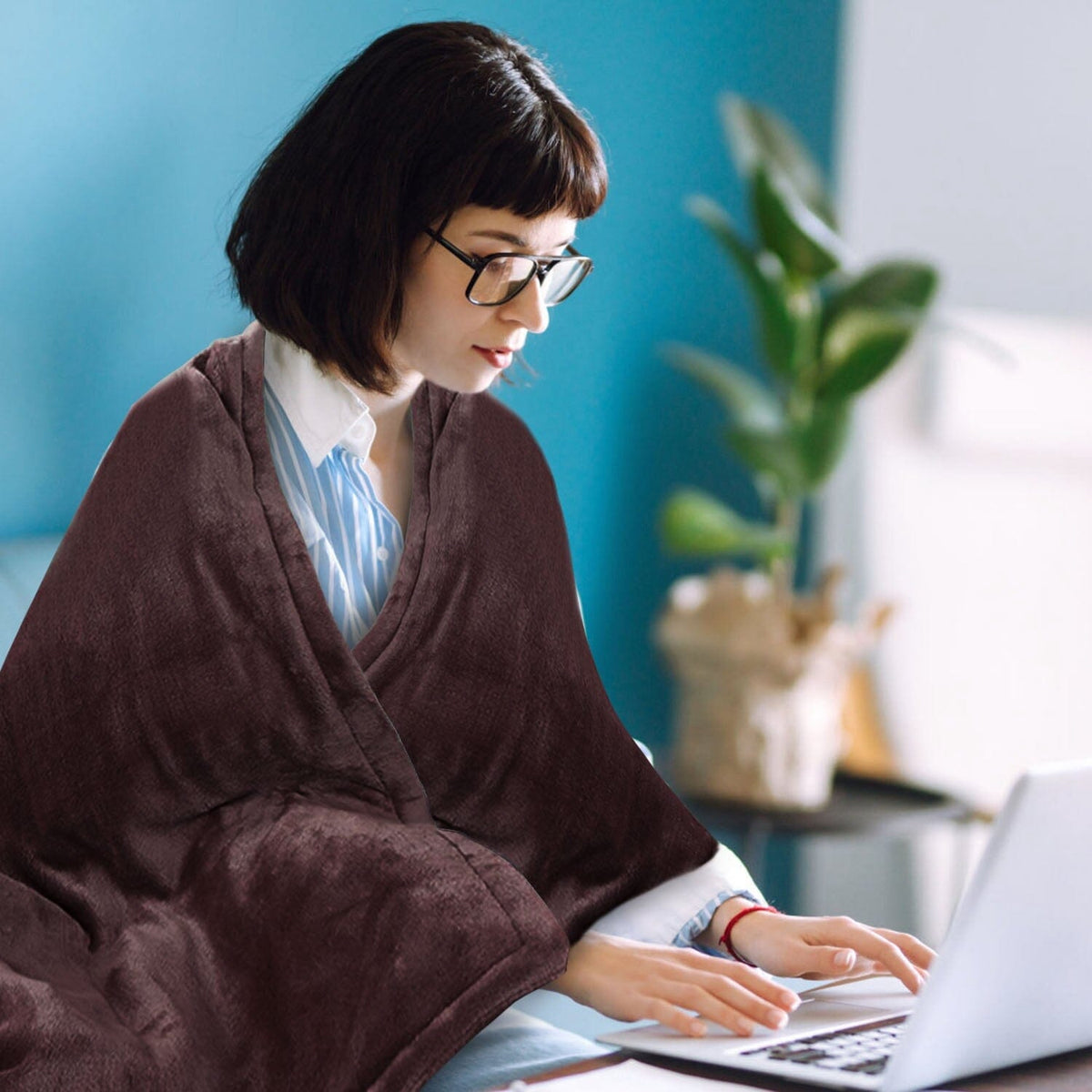 Electric Heated Flannel Blanket – Soft Heated Throw with 6 Heat Settings, 1–8h Timer & Auto Shut-Off – CozyHeat