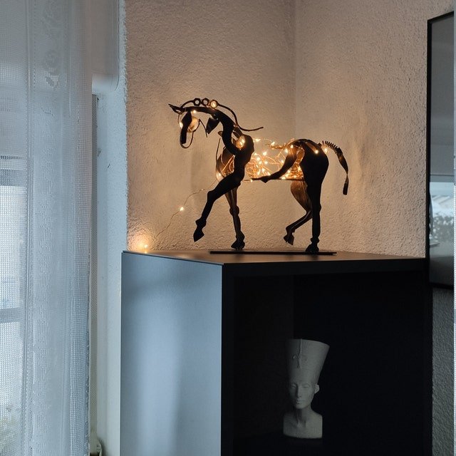 Handcrafted Iron Horse Statue - Modern Metal Animal Sculpture & Tabletop Decor