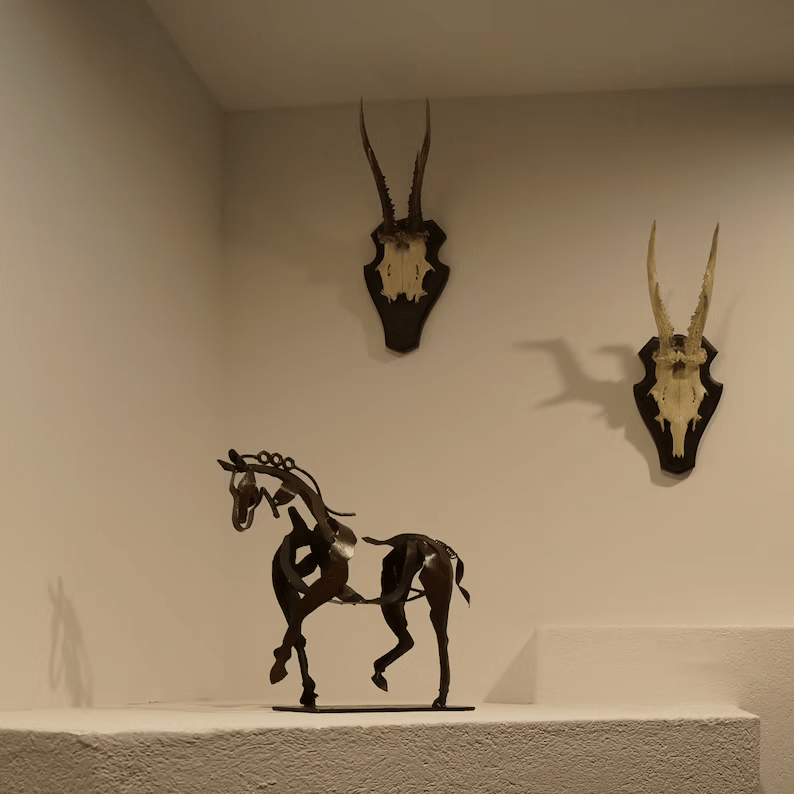 Handcrafted Iron Horse Statue - Modern Metal Animal Sculpture & Tabletop Decor